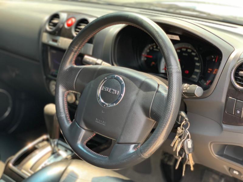 MU-7 CHOIZ 3.0 VGS 4X2 ,A/T (PPV)